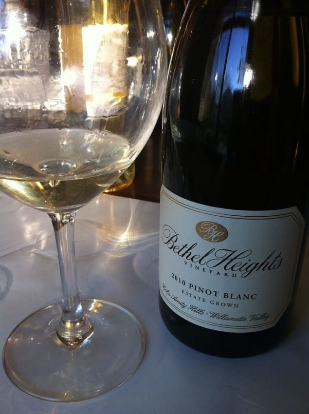 Oregon вино из сорта Pinot blanc